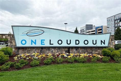 Dine — One Loudoun